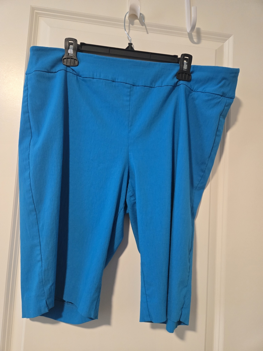 Womens Teal Pull-On Bermuda Shorts
